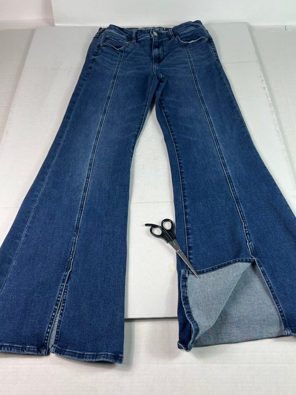 American Eagle Jean Women 29x30* Mid Rise Festival Flare Dark Blue Denim Tag 8R